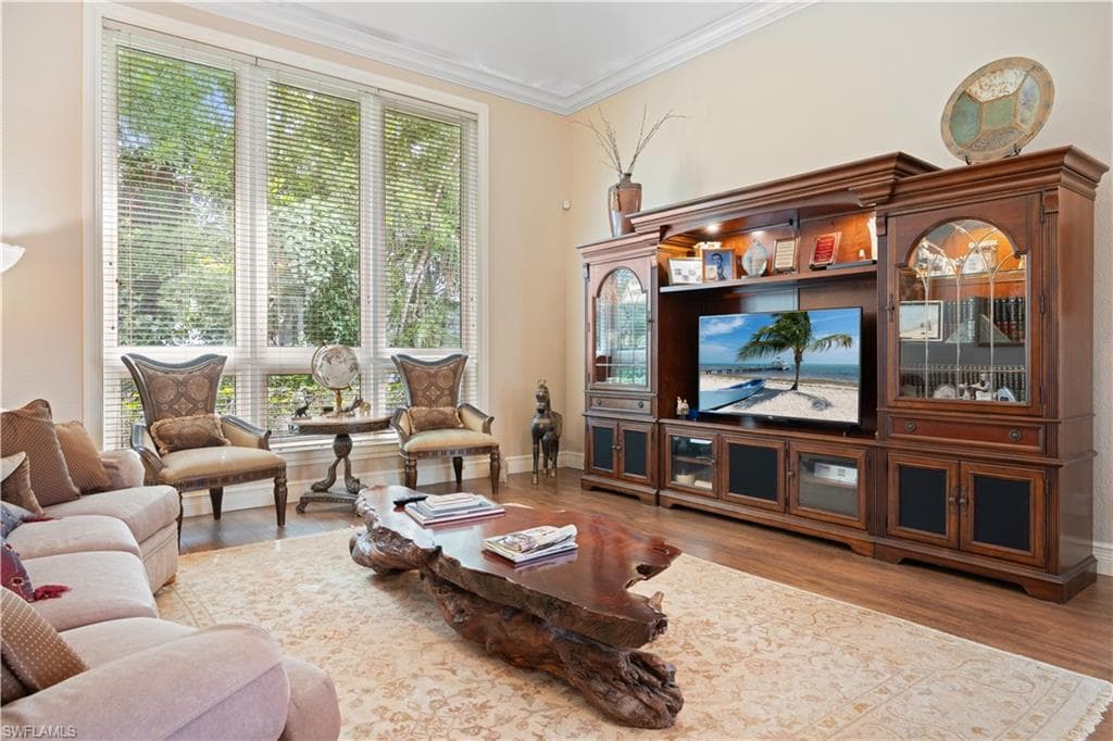 222 Monterey Dr, Naples, FL 34119-4