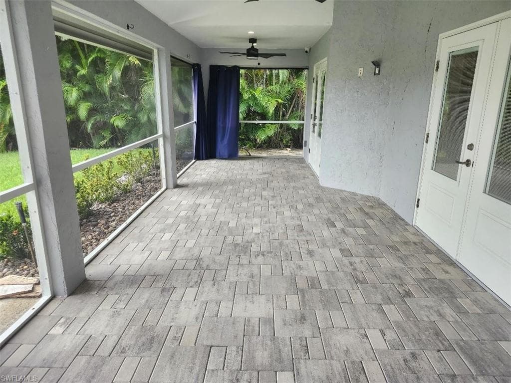 512 Raven Way, Naples, FL 34110-18