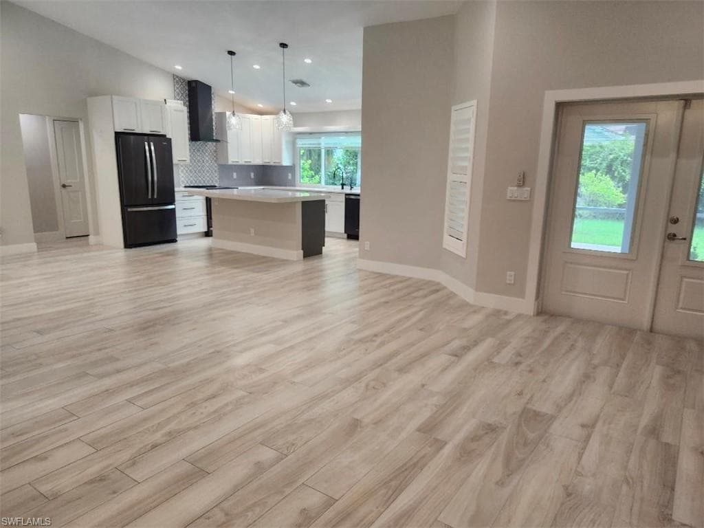 512 Raven Way, Naples, FL 34110-3