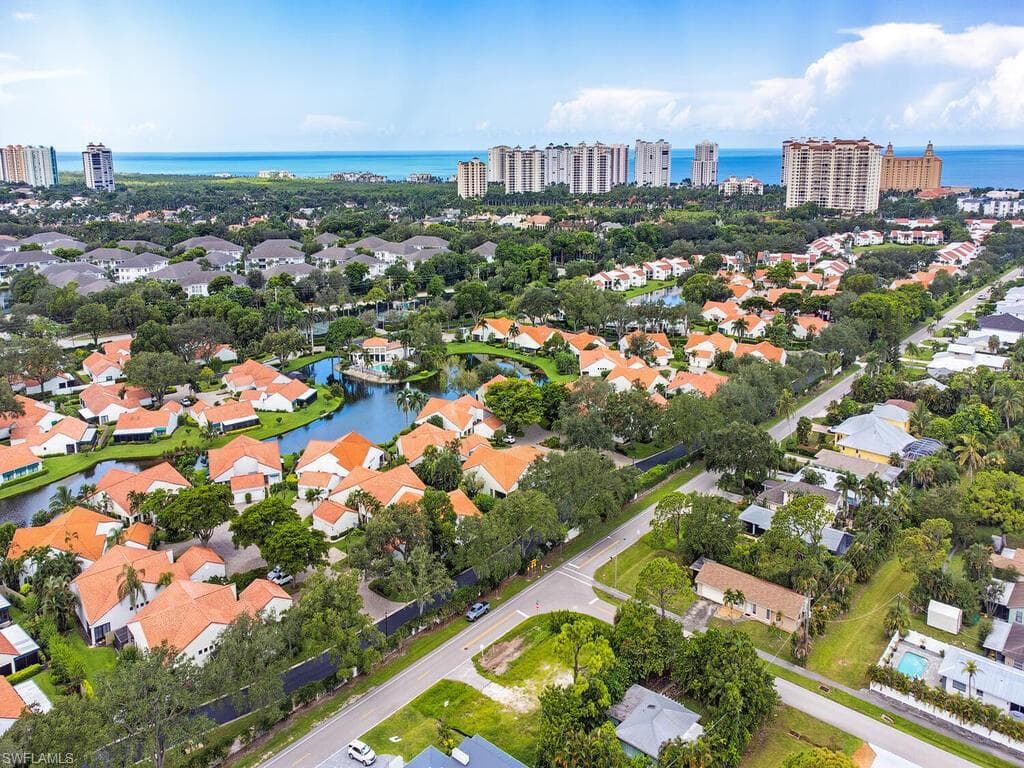 705 91st Ave N, Naples, FL 34108-4