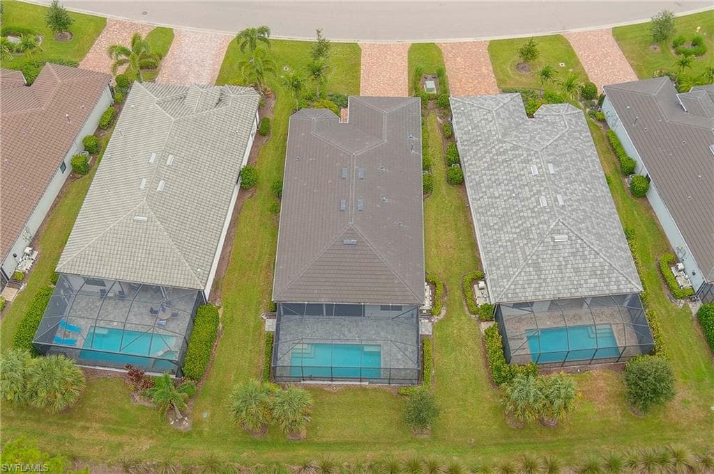 6902 Winding Cypress Dr, Naples, FL 34114-37