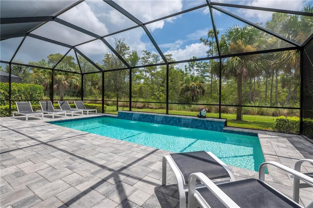 6902 Winding Cypress Dr, Naples, FL 34114-6