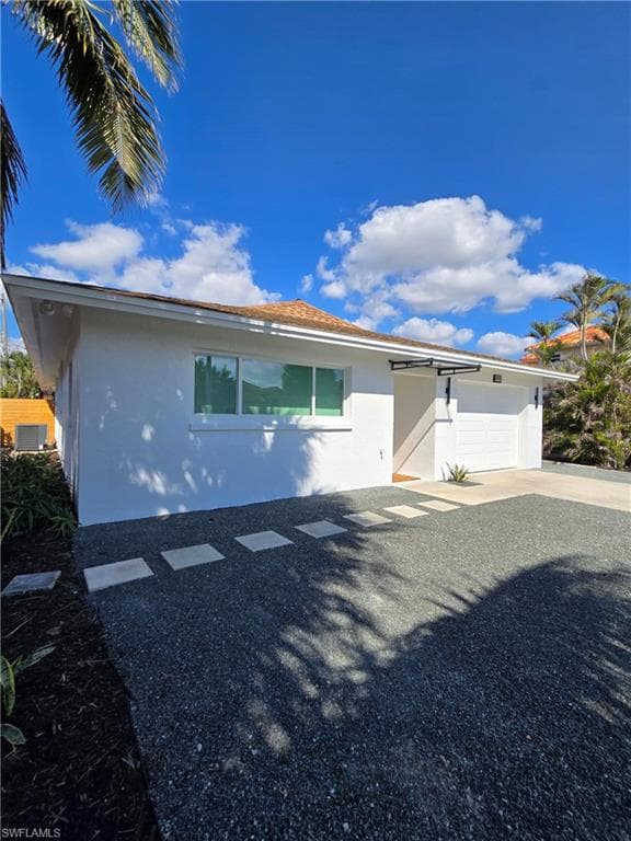 565 110th Ave N, Naples, FL 34108-23