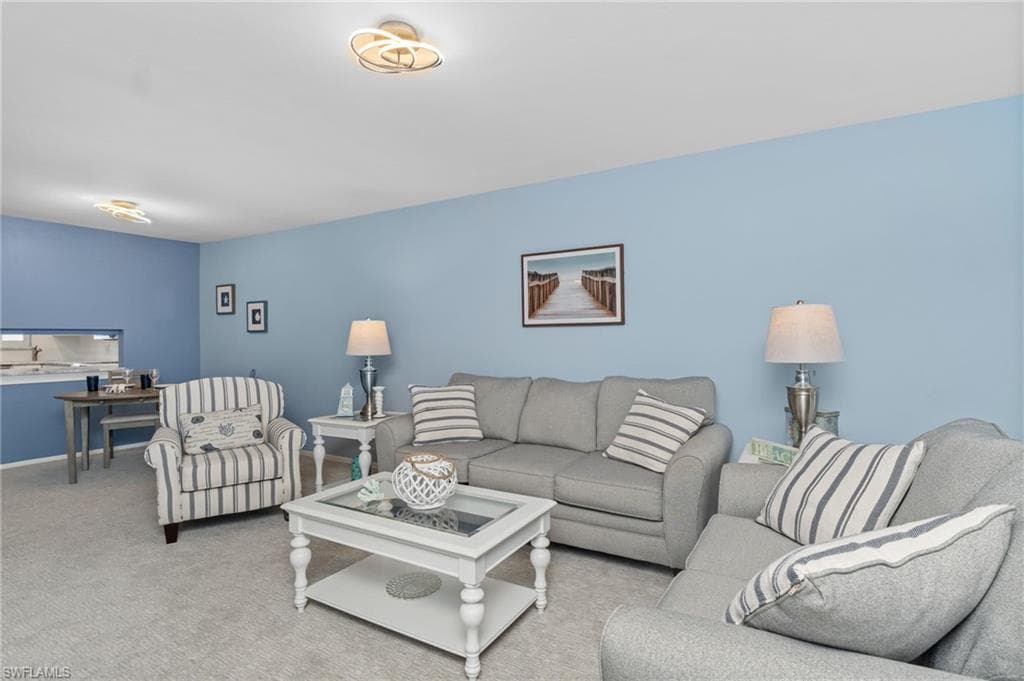 255 3rd Ave S 255, Naples, FL 34102-14