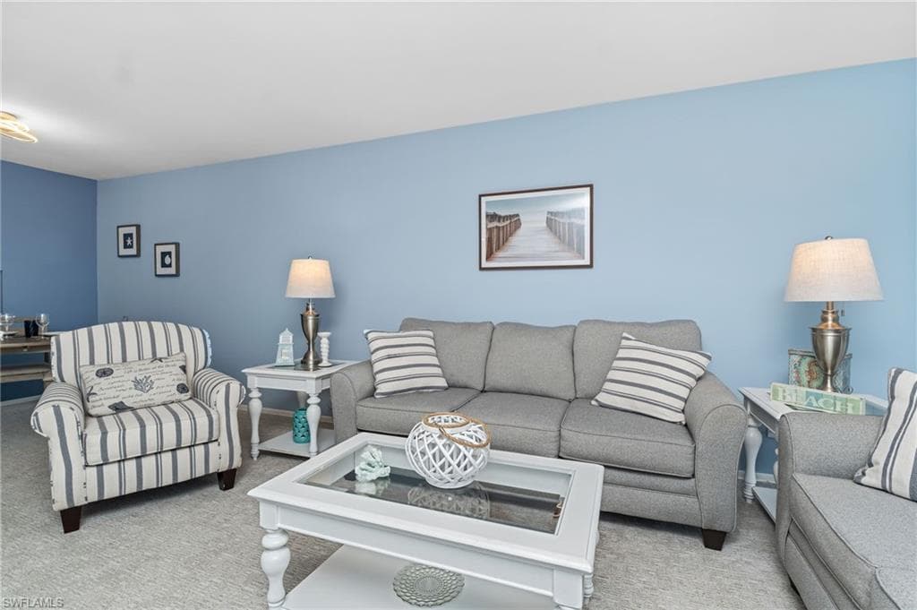 255 3rd Ave S 255, Naples, FL 34102-15