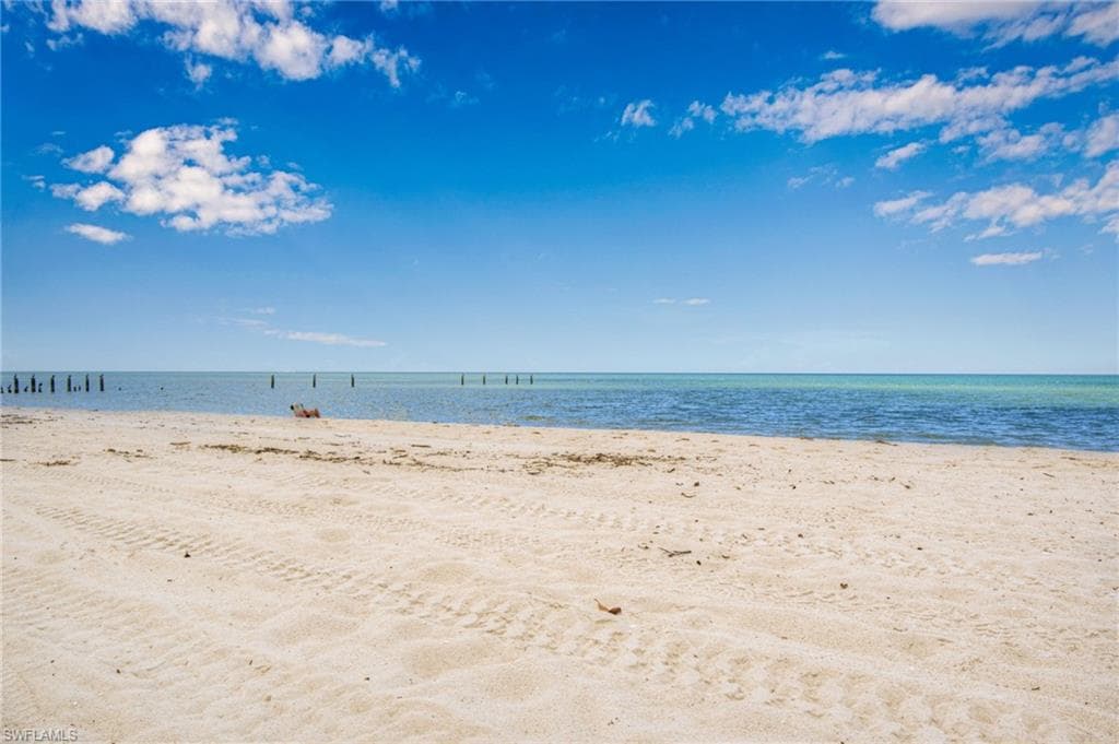 255 3rd Ave S 255, Naples, FL 34102-30