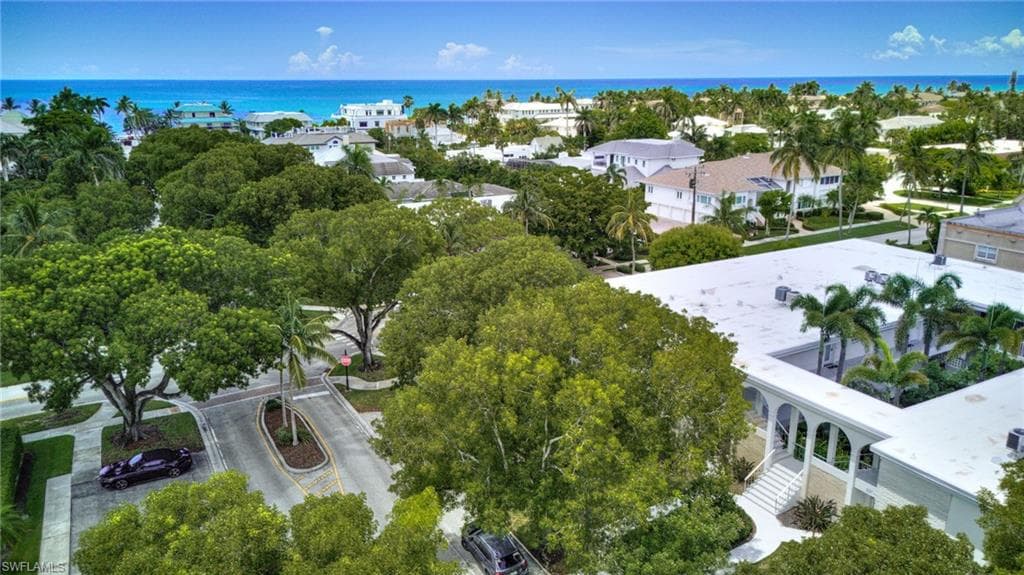 255 3rd Ave S 255, Naples, FL 34102-3