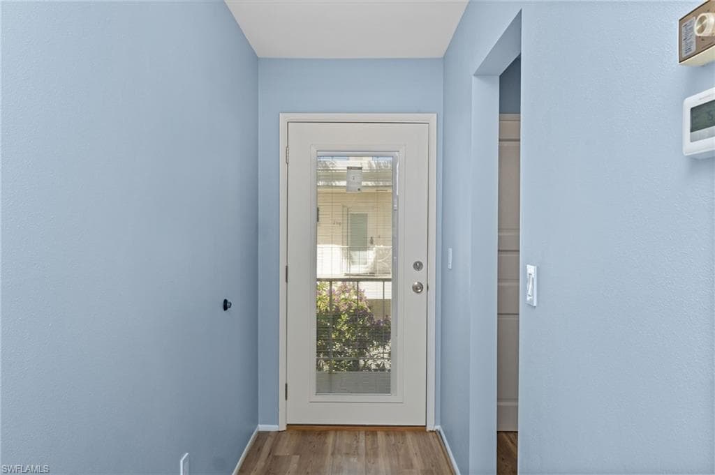 255 3rd Ave S 255, Naples, FL 34102-6