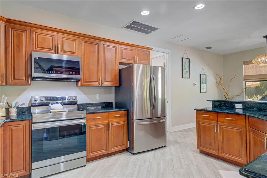2515 70th Ave NE, Naples, FL 34120-9