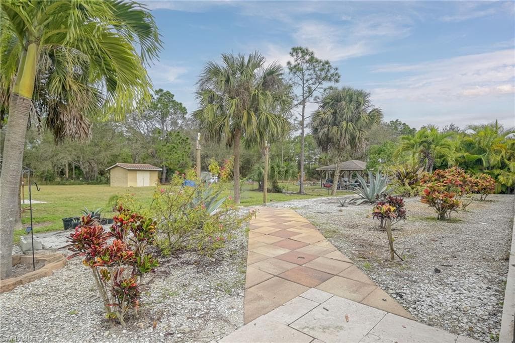 2515 70th Ave NE, Naples, FL 34120-32