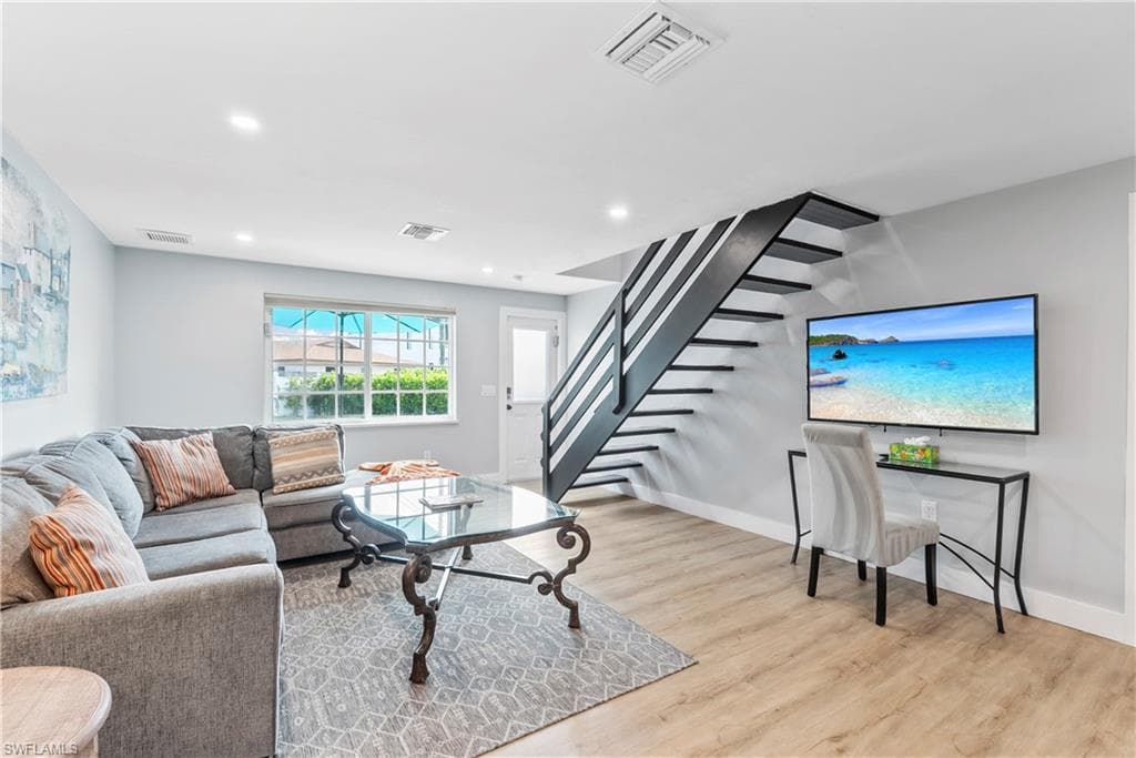 541-549 94th Ave N, Naples, FL 34108-12