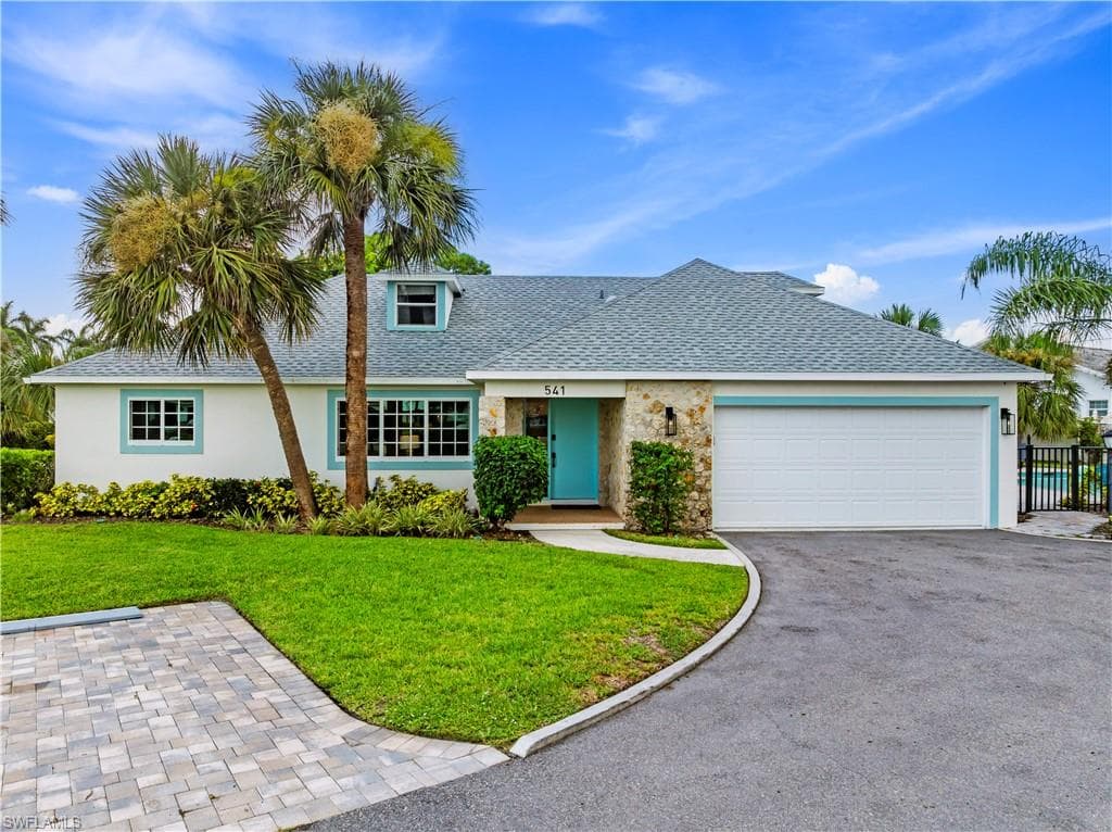 541-549 94th Ave N, Naples, FL 34108-1