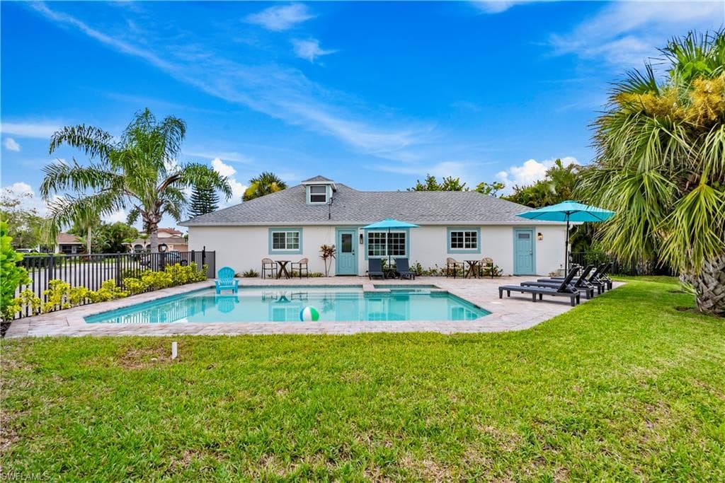 541-549 94th Ave N, Naples, FL 34108-19