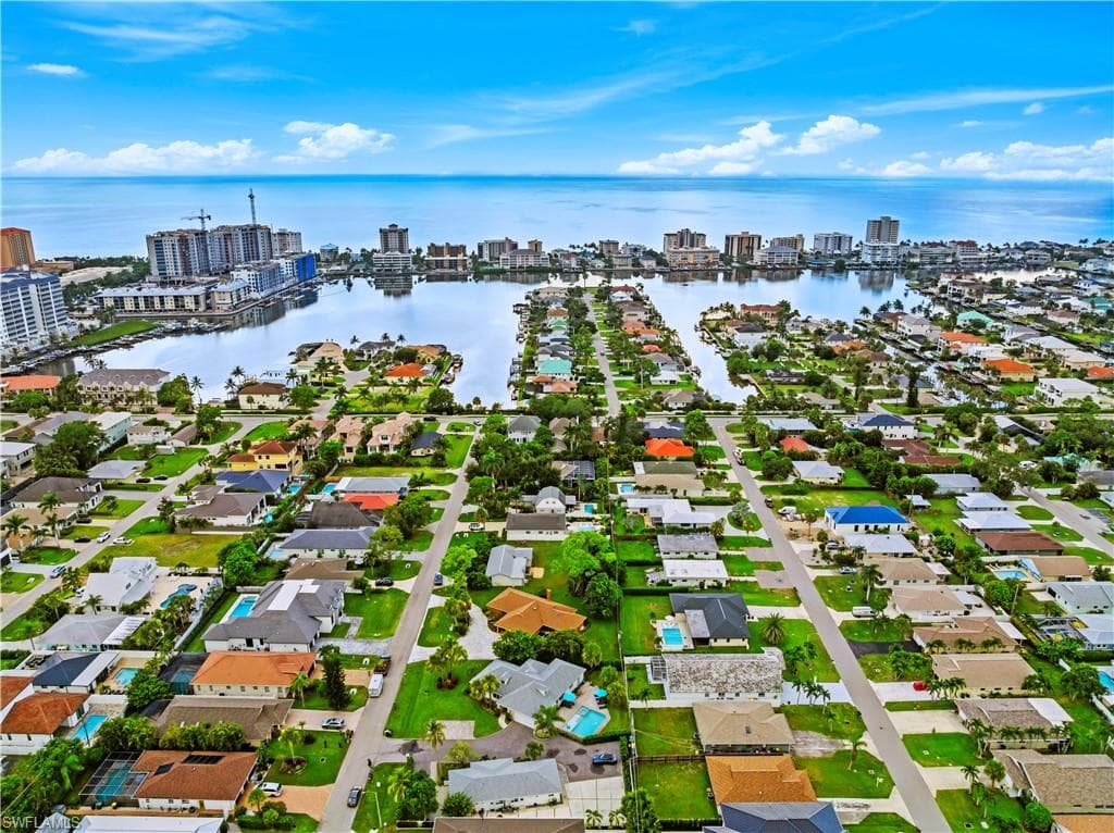 541-549 94th Ave N, Naples, FL 34108-21