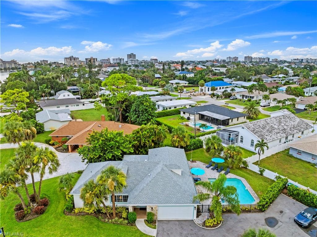 541-549 94th Ave N, Naples, FL 34108-4