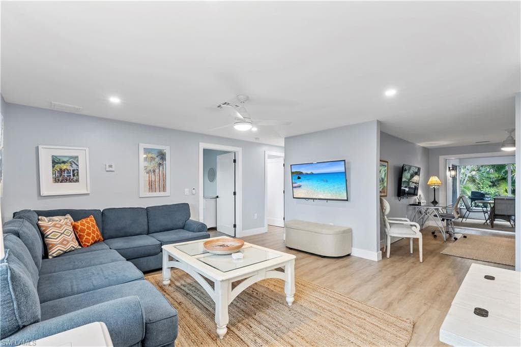 541-549 94th Ave N, Naples, FL 34108-8