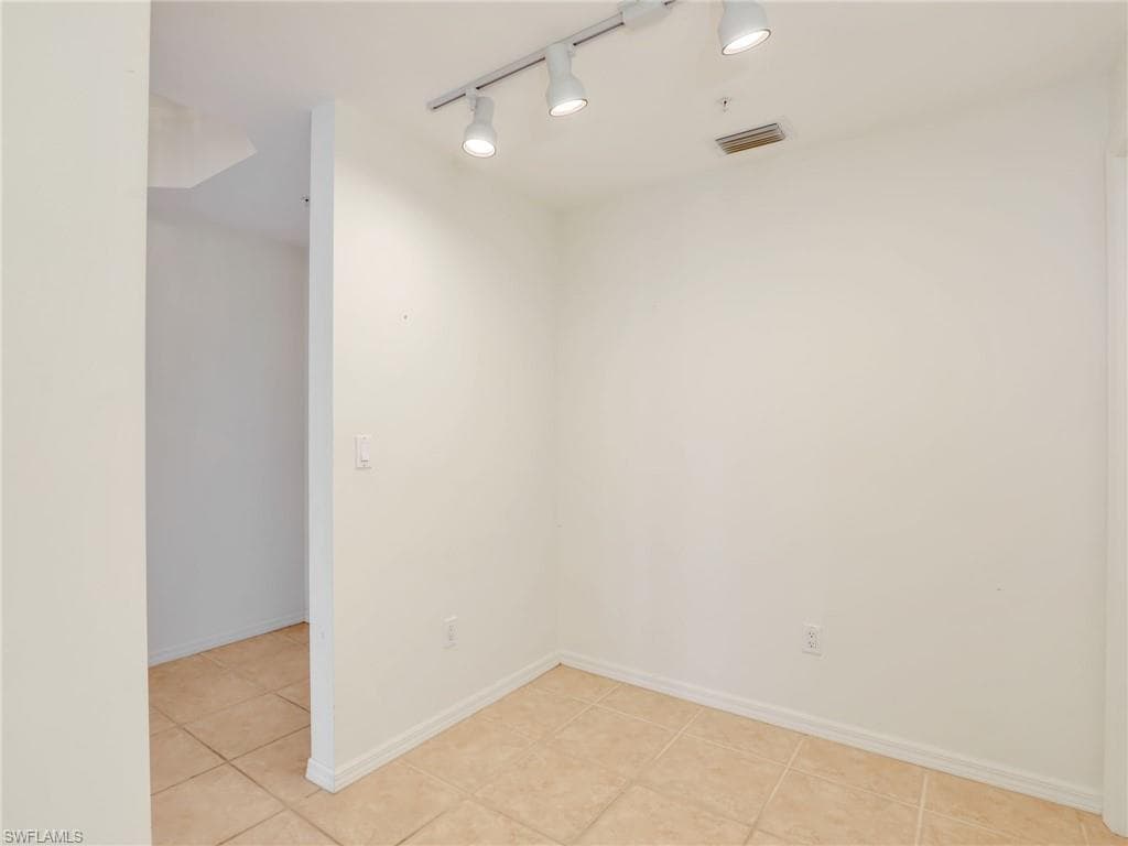 1001 Arbor Lake Dr 902, Naples, FL 34110-17