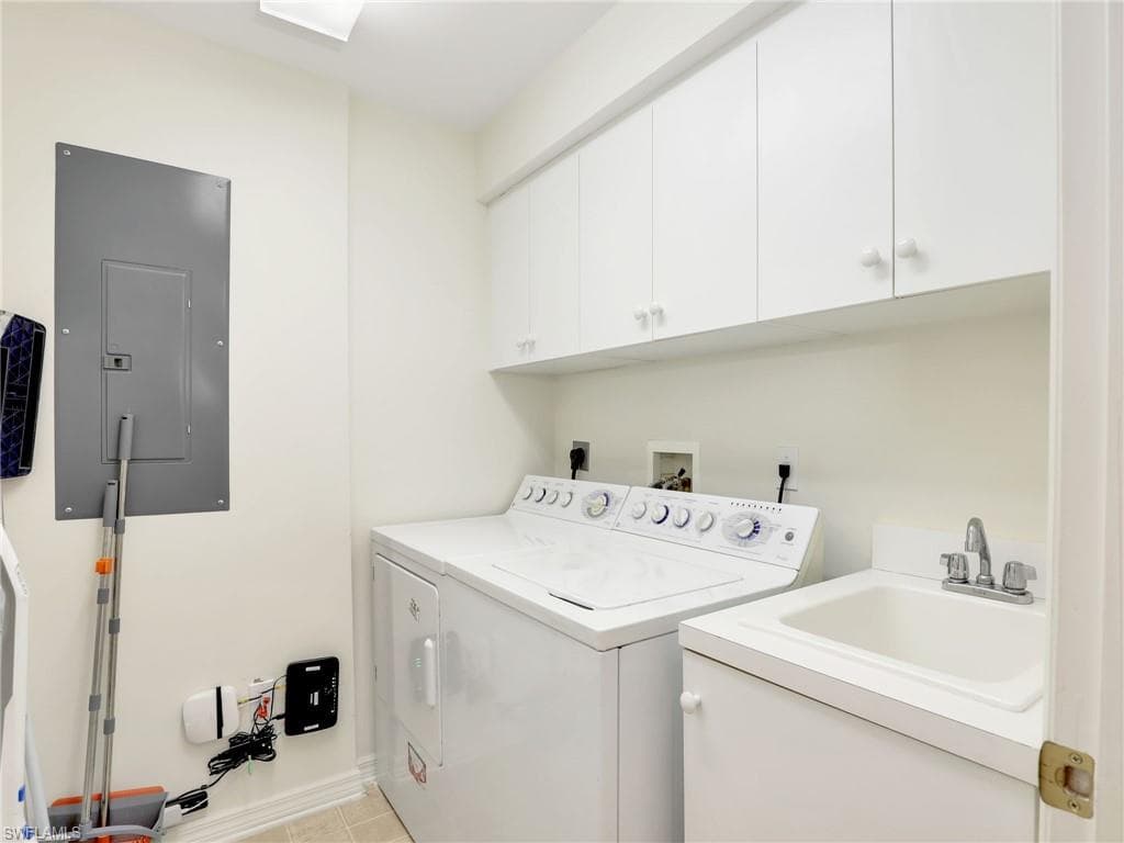 1001 Arbor Lake Dr 902, Naples, FL 34110-19