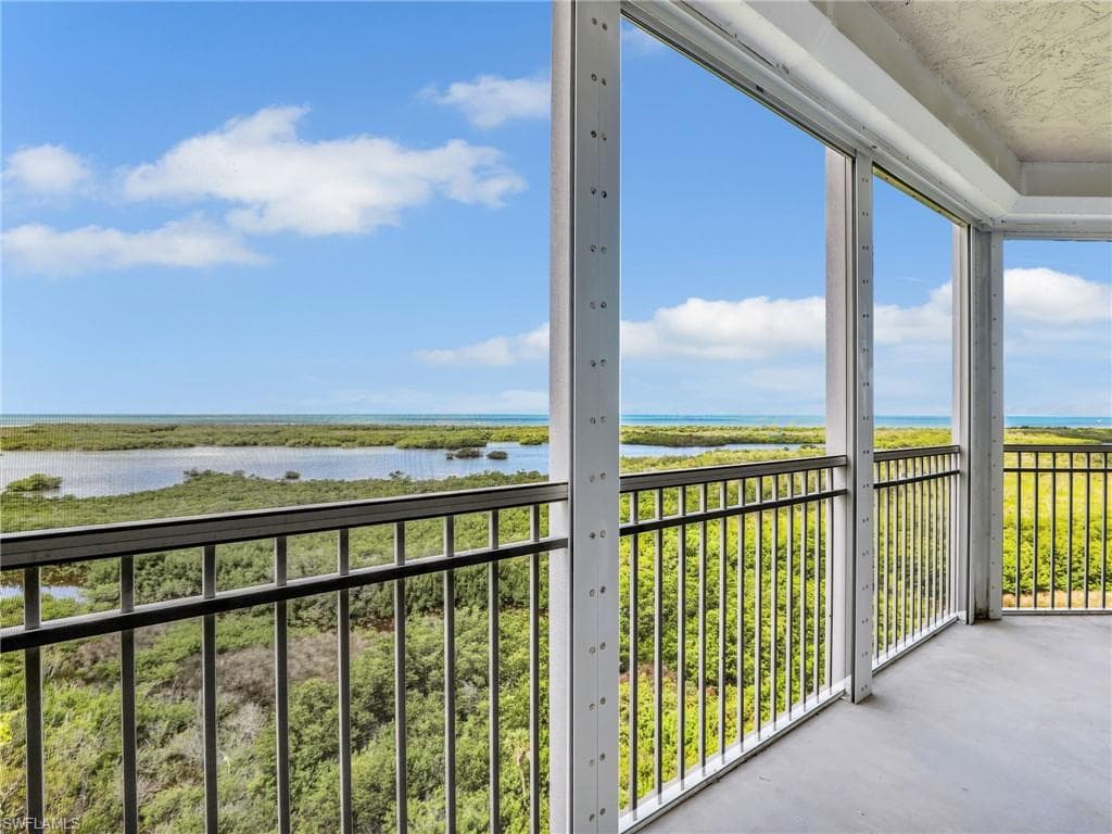 1001 Arbor Lake Dr 902, Naples, FL 34110-20