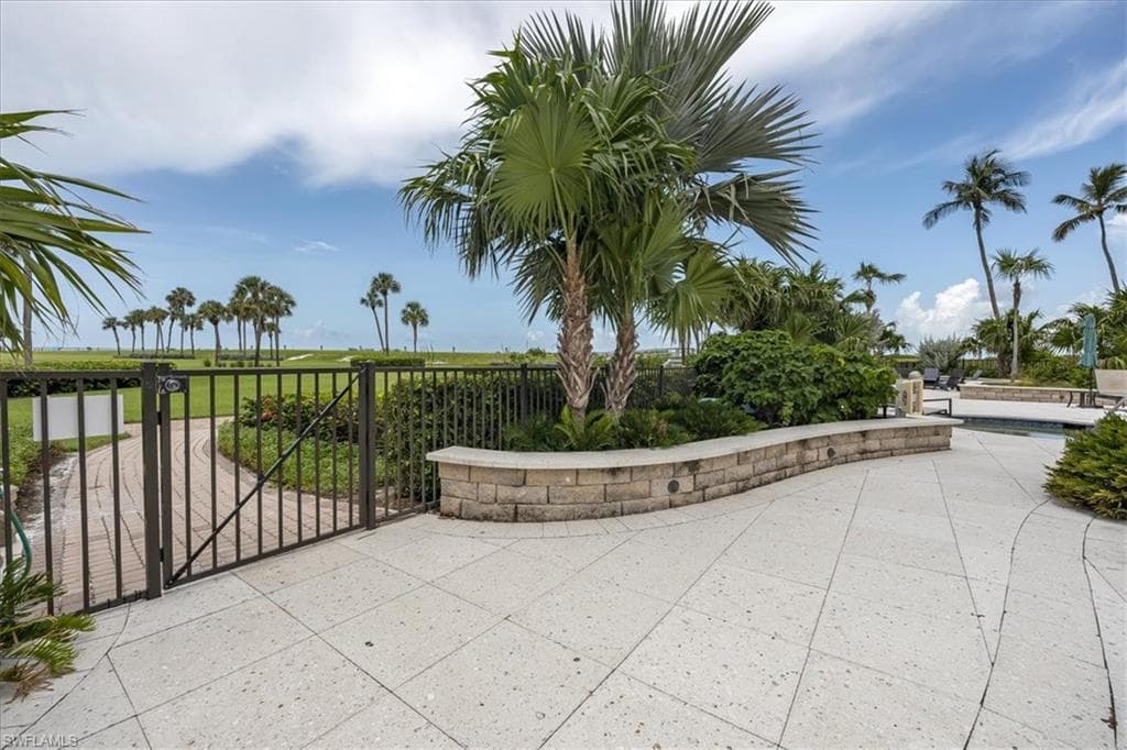 4251 Gulf Shore Blvd N 17d, Naples, FL 34103-35