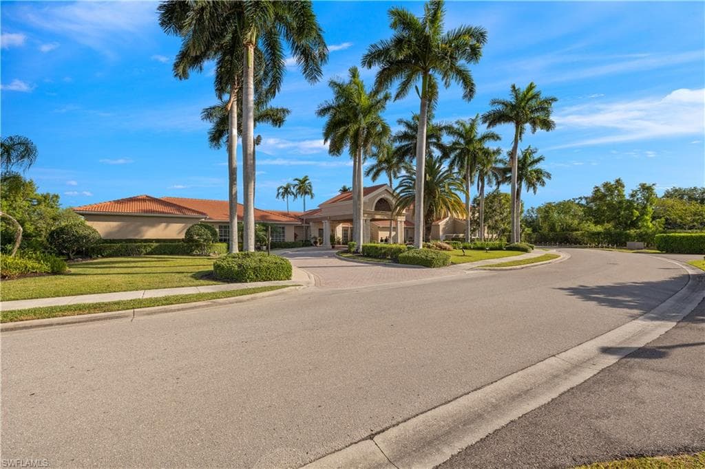 6910 Huntington Lakes Cir 101, Naples, FL 34119-28