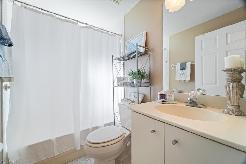 6910 Huntington Lakes Cir 101, Naples, FL 34119-37