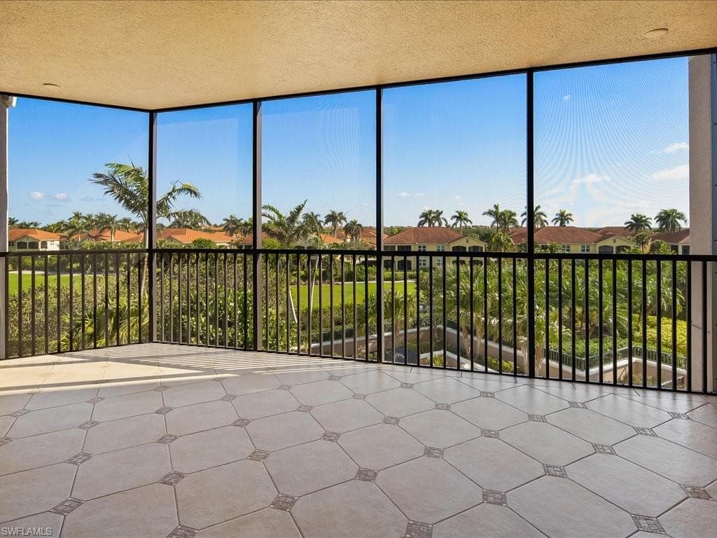 1060 Borghese Ln 201, Naples, FL 34114-9