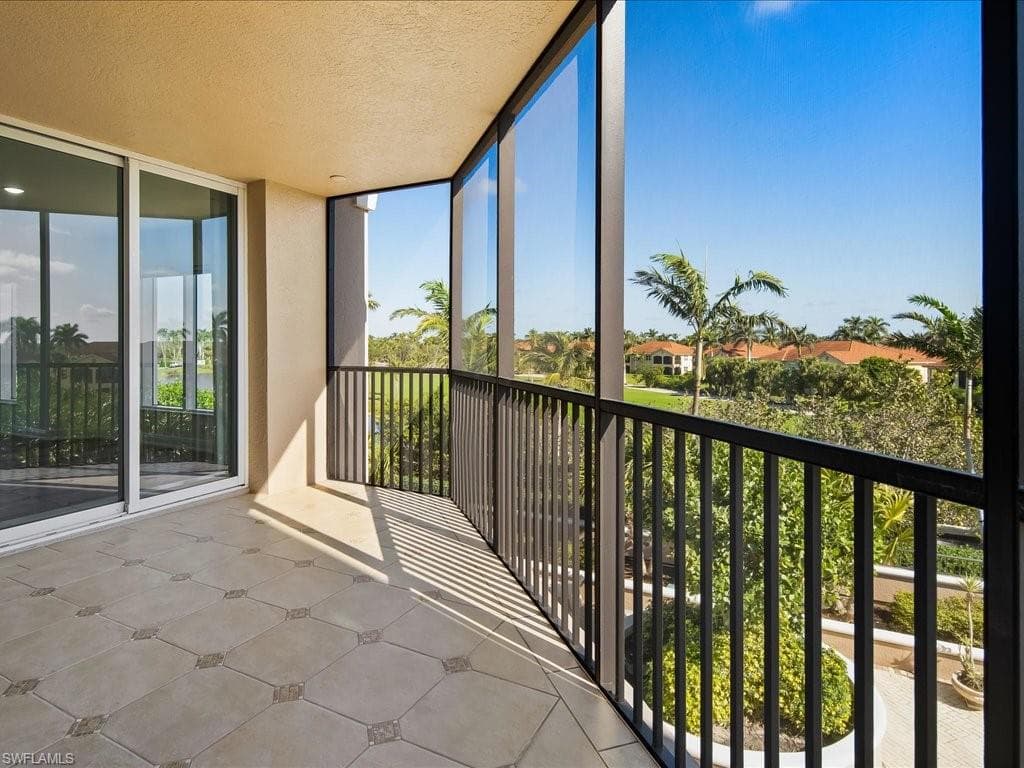 1060 Borghese Ln 201, Naples, FL 34114-10