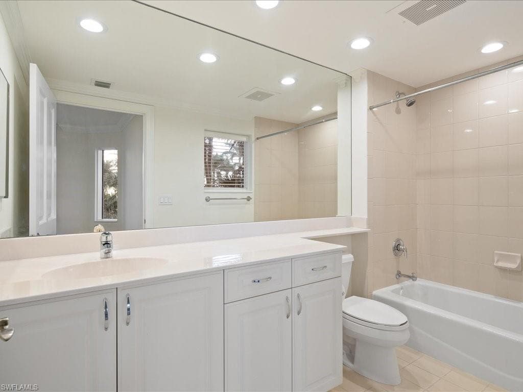 1060 Borghese Ln 201, Naples, FL 34114-24