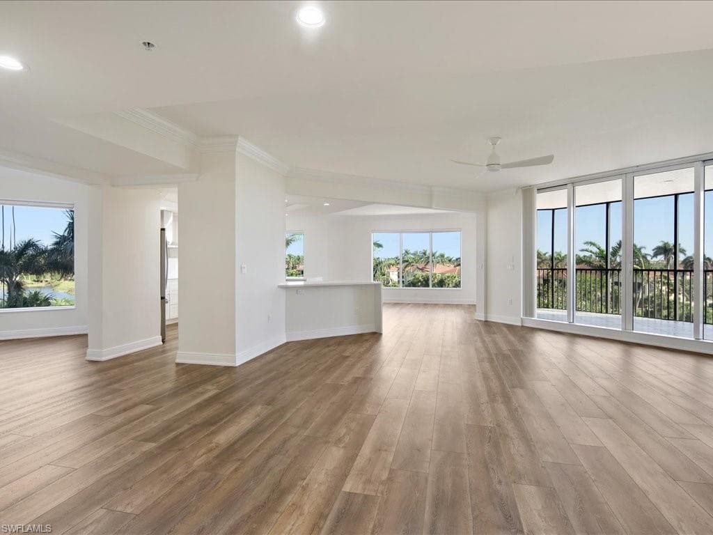 1060 Borghese Ln 201, Naples, FL 34114-2