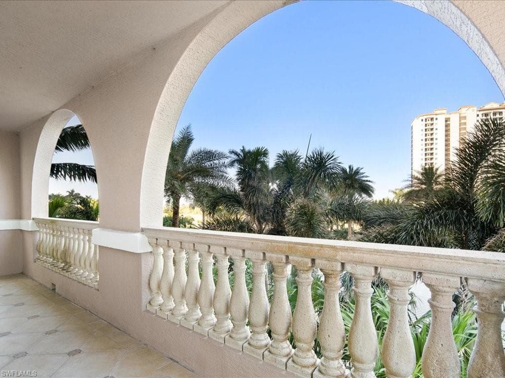 1060 Borghese Ln 201, Naples, FL 34114-29