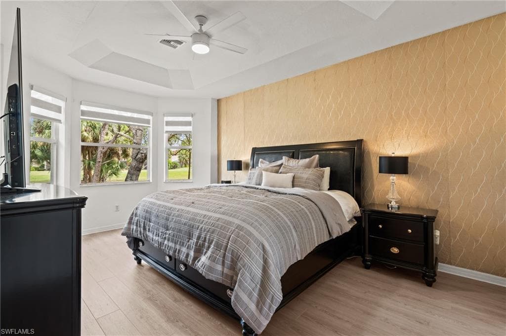 1905 Par Dr, Naples, FL 34120-18