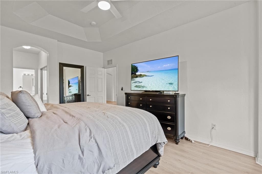 1905 Par Dr, Naples, FL 34120-19