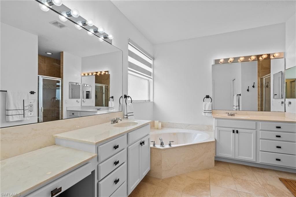 1905 Par Dr, Naples, FL 34120-21
