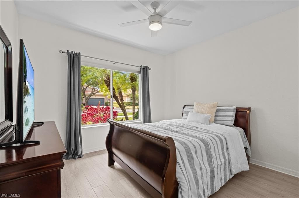 1905 Par Dr, Naples, FL 34120-26