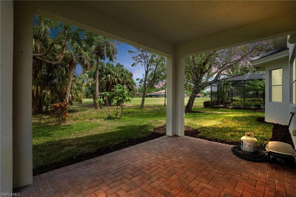 1905 Par Dr, Naples, FL 34120-30