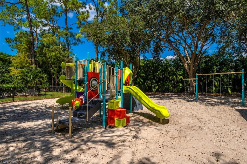 1951 Terrazzo Ln, Naples, FL 34104-45