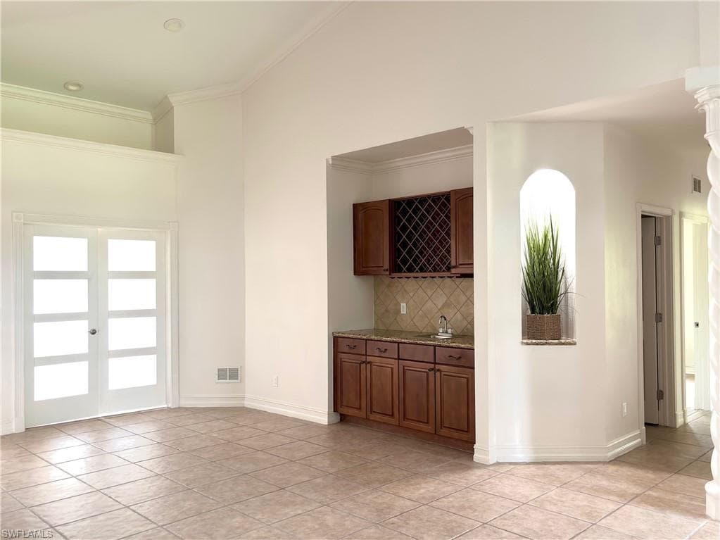 1940 Desoto Blvd N, Naples, FL 34120-11