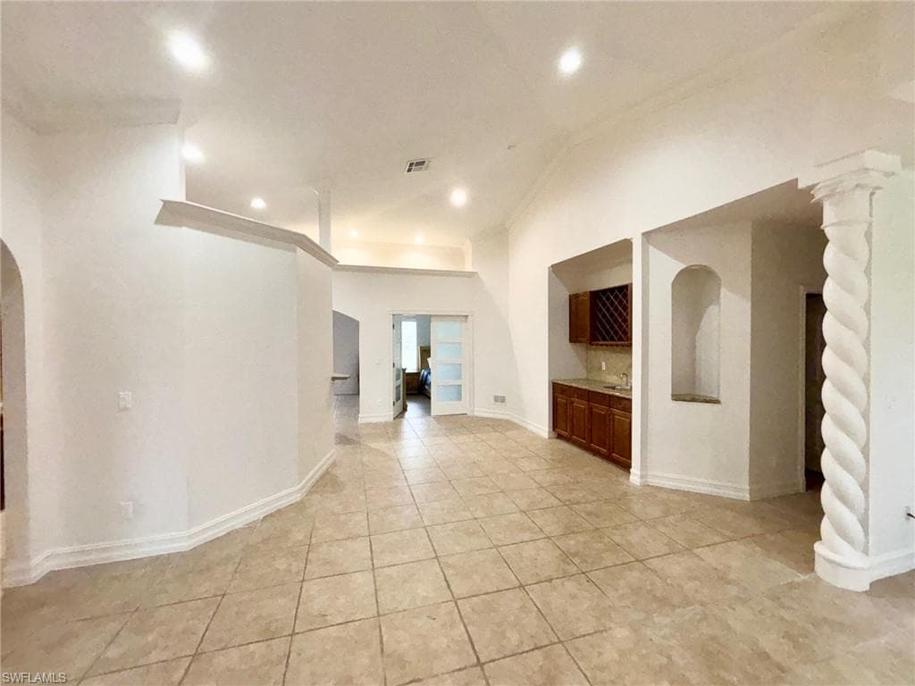 1940 Desoto Blvd N, Naples, FL 34120-12