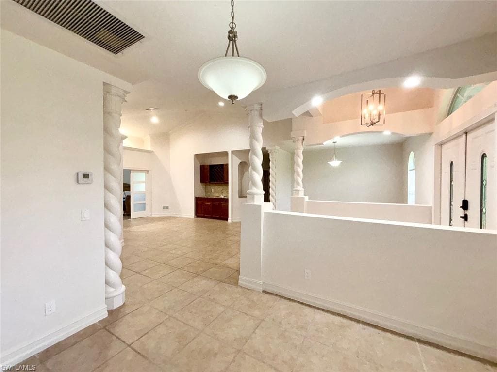 1940 Desoto Blvd N, Naples, FL 34120-15