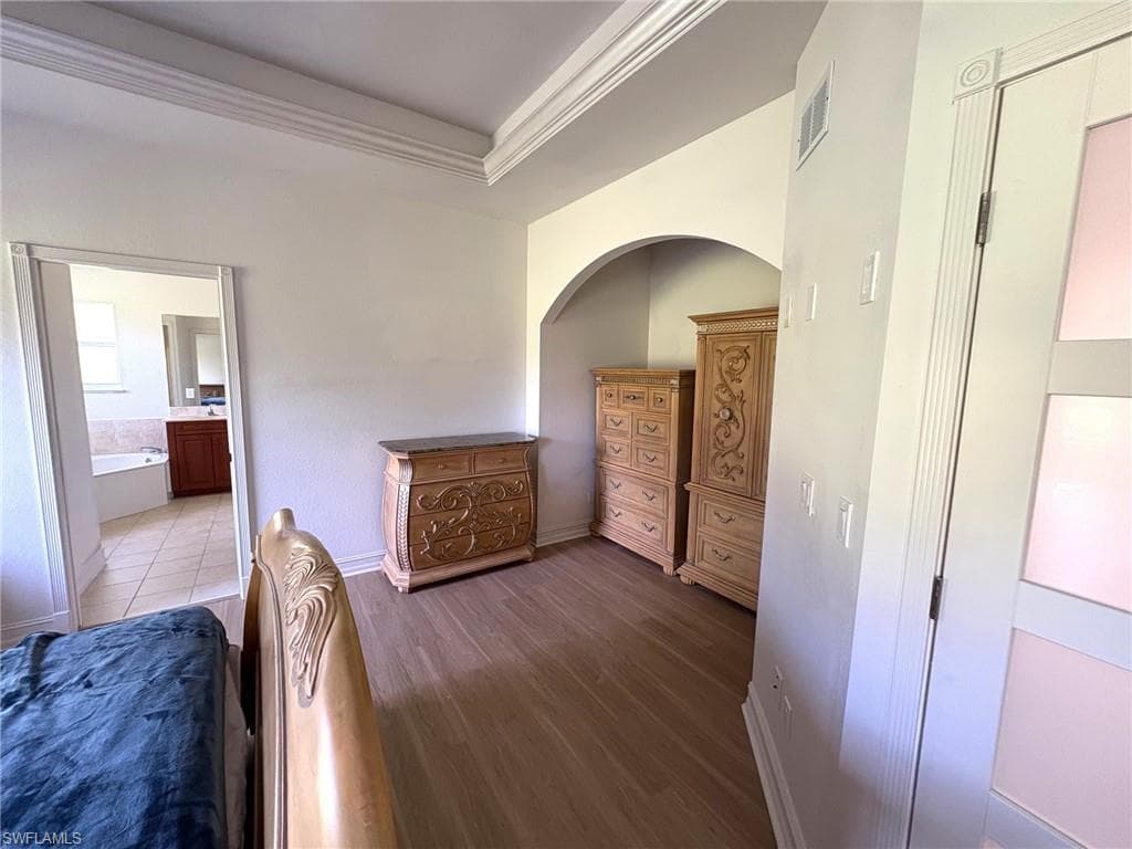 1940 Desoto Blvd N, Naples, FL 34120-22