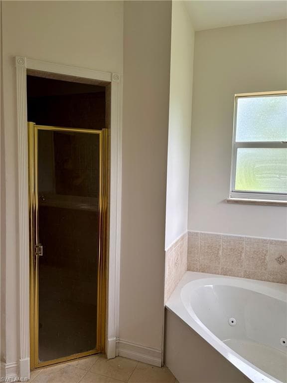 1940 Desoto Blvd N, Naples, FL 34120-25