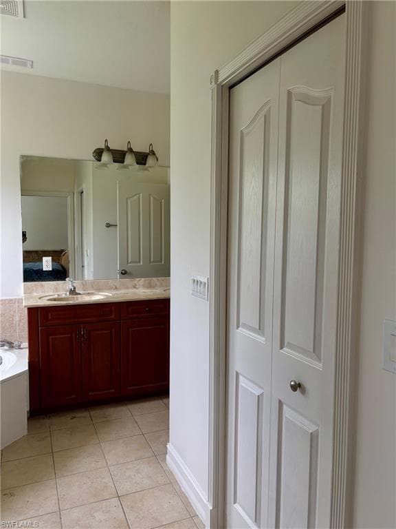 1940 Desoto Blvd N, Naples, FL 34120-26