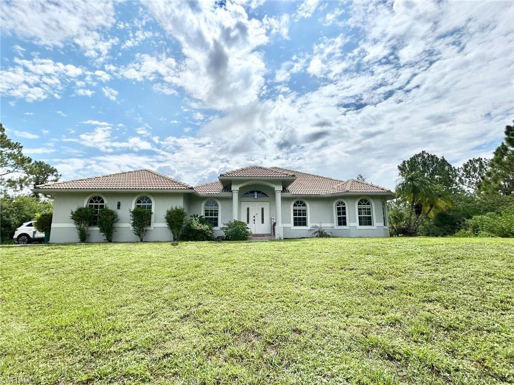 1940 Desoto Blvd N, Naples, FL 34120-2