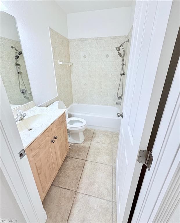 1940 Desoto Blvd N, Naples, FL 34120-29