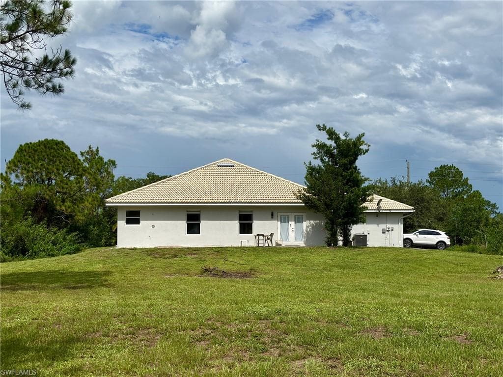 1940 Desoto Blvd N, Naples, FL 34120-31