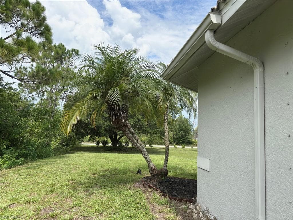 1940 Desoto Blvd N, Naples, FL 34120-32