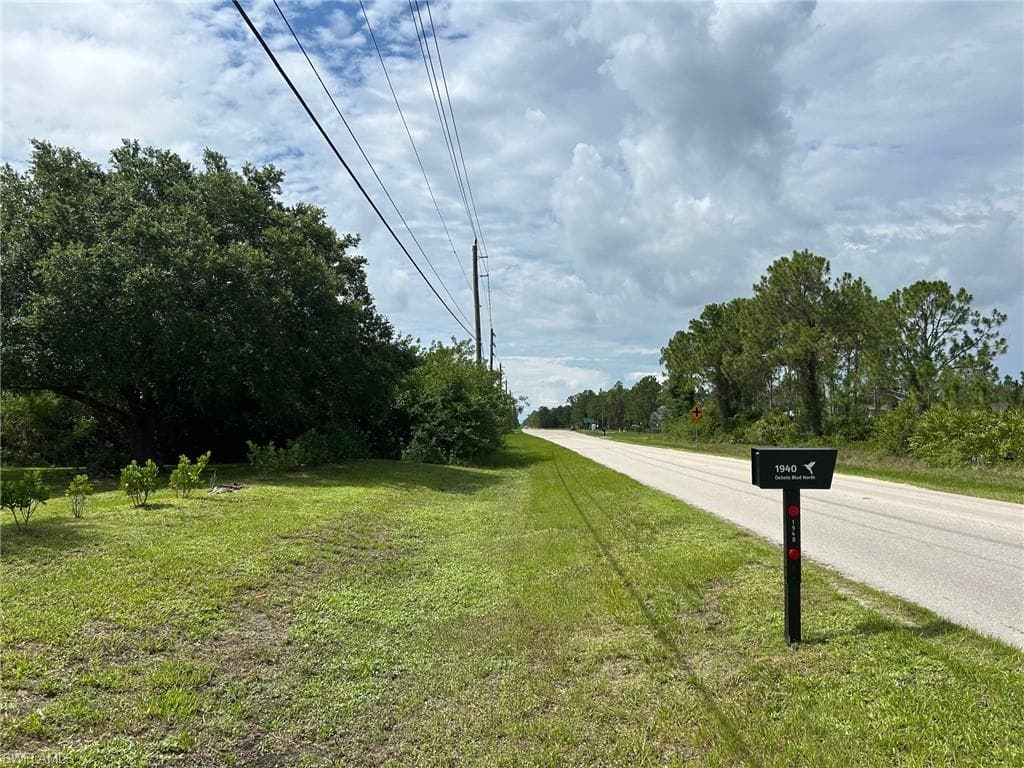 1940 Desoto Blvd N, Naples, FL 34120-35