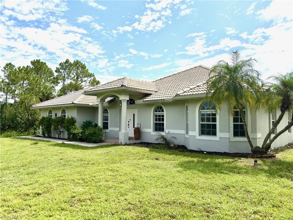 1940 Desoto Blvd N, Naples, FL 34120-4