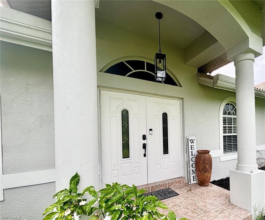 1940 Desoto Blvd N, Naples, FL 34120-5